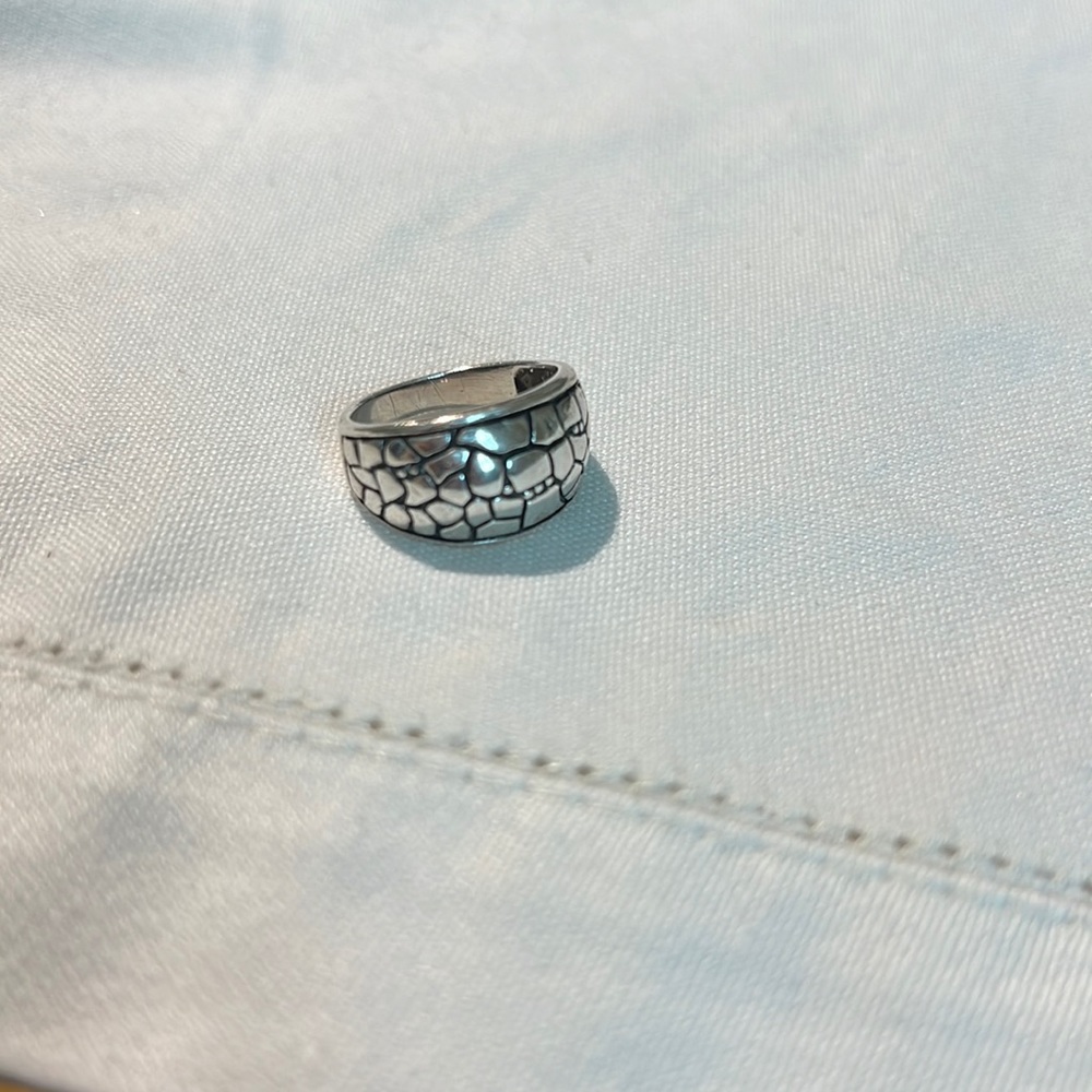 Crocodile embossed ring 7 Sterling silver